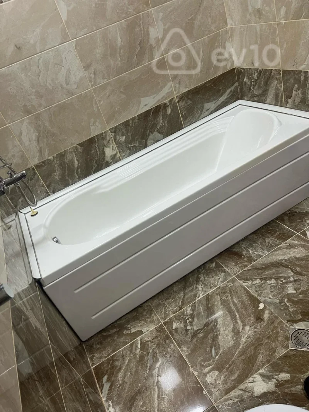 Kirayə verilir 2 otaqlı yeni tikili 72 m²