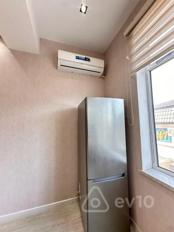 Kirayə verilir 2 otaqlı yeni tikili 75 m²