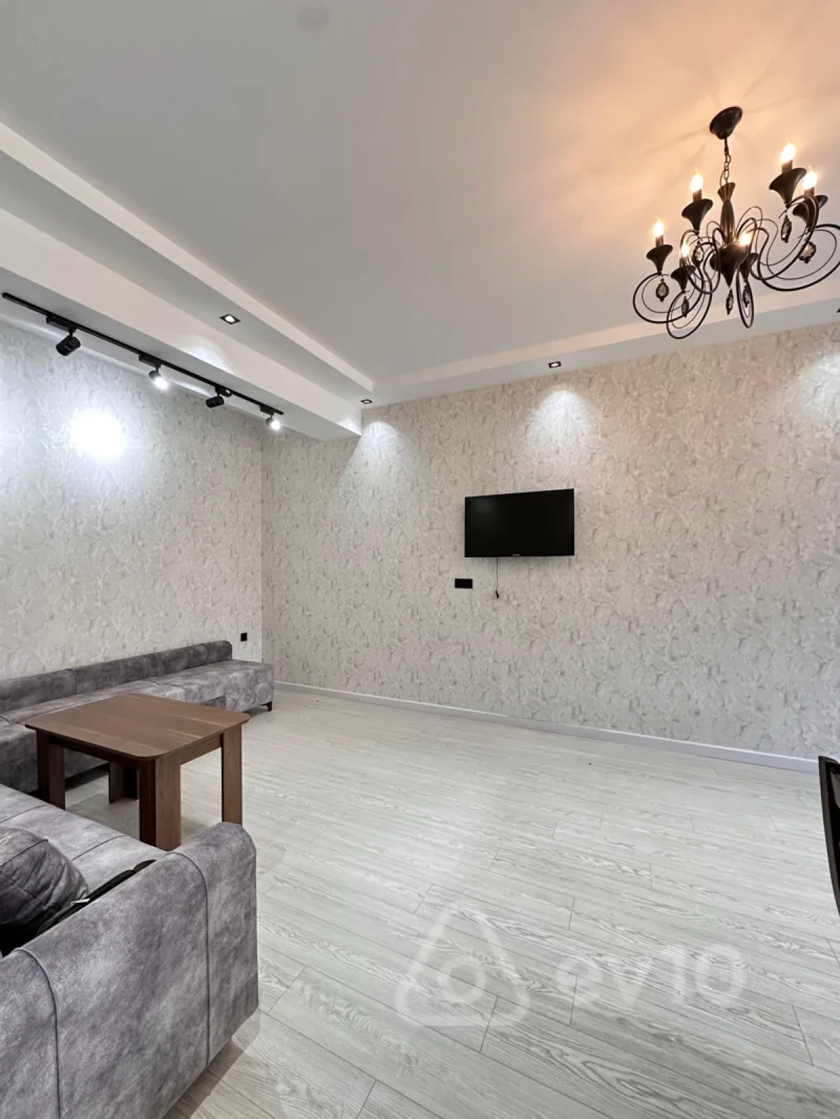 Kirayə verilir 2 otaqlı yeni tikili 75 m²