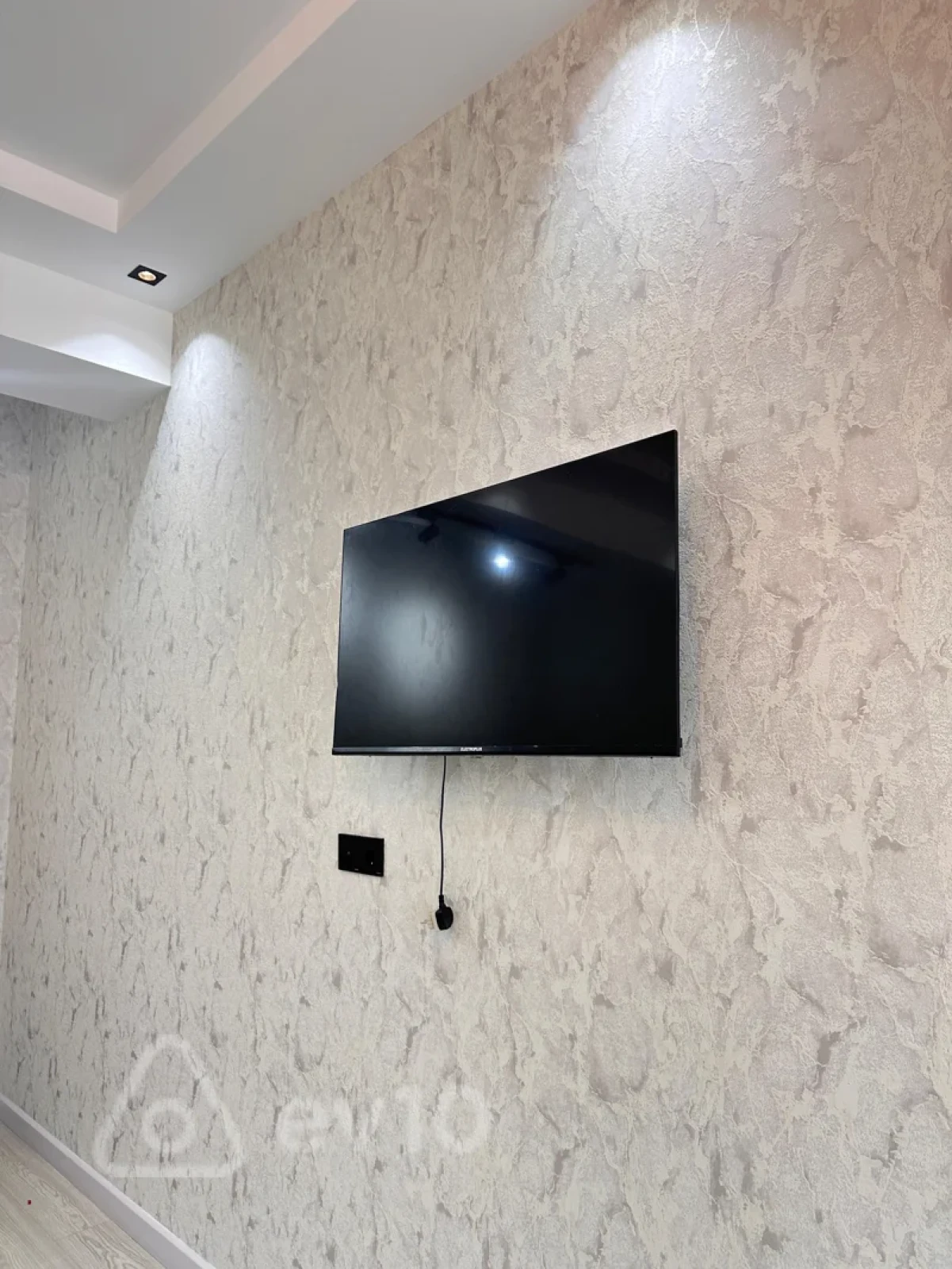 Kirayə verilir 2 otaqlı yeni tikili 75 m²