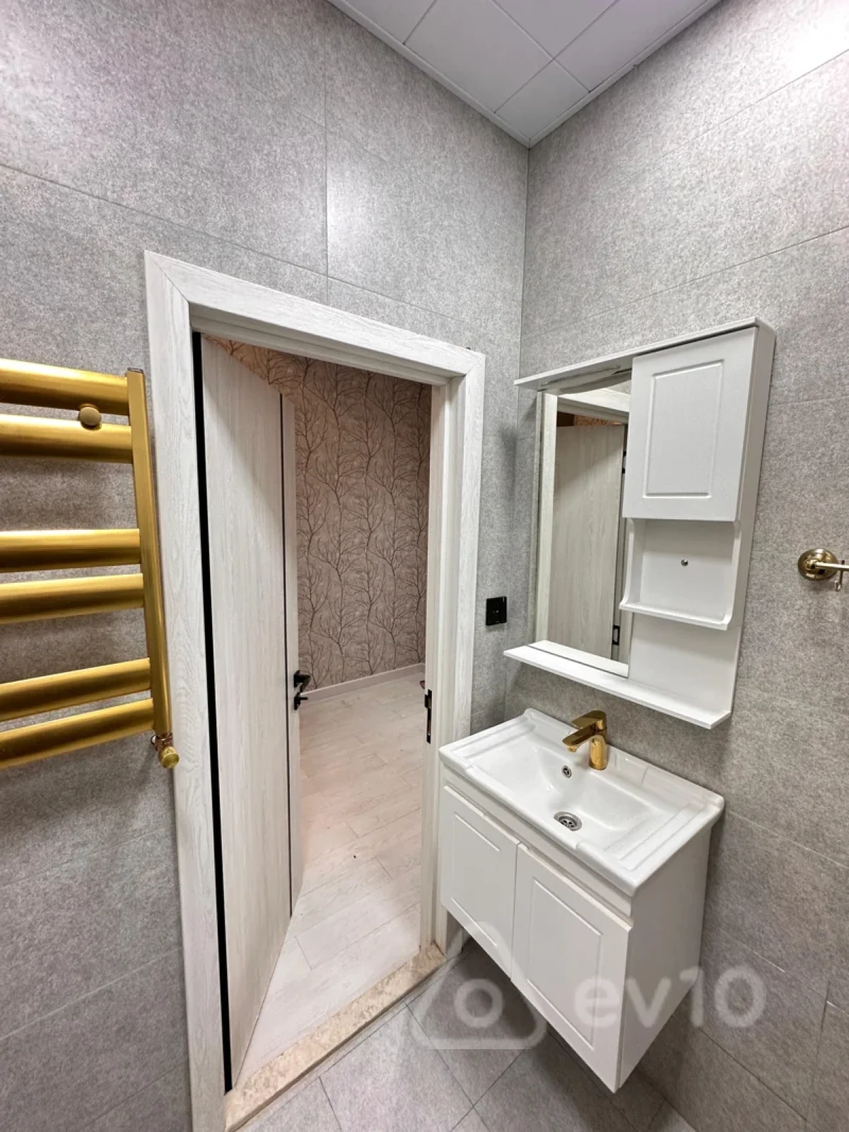 Kirayə verilir 2 otaqlı yeni tikili 75 m²