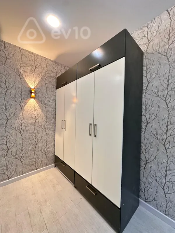 Kirayə verilir 2 otaqlı yeni tikili 75 m²