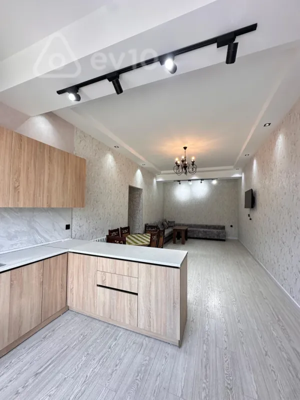 Kirayə verilir 2 otaqlı yeni tikili 75 m²