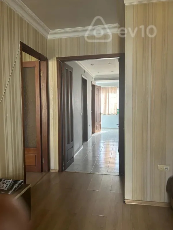 Kirayə verilir 2 otaqlı köhnə tikili 70 m²
