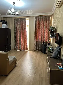 Kirayə verilir 2 otaqlı köhnə tikili 70 m²