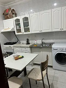Kirayə verilir 2 otaqlı köhnə tikili 70 m²