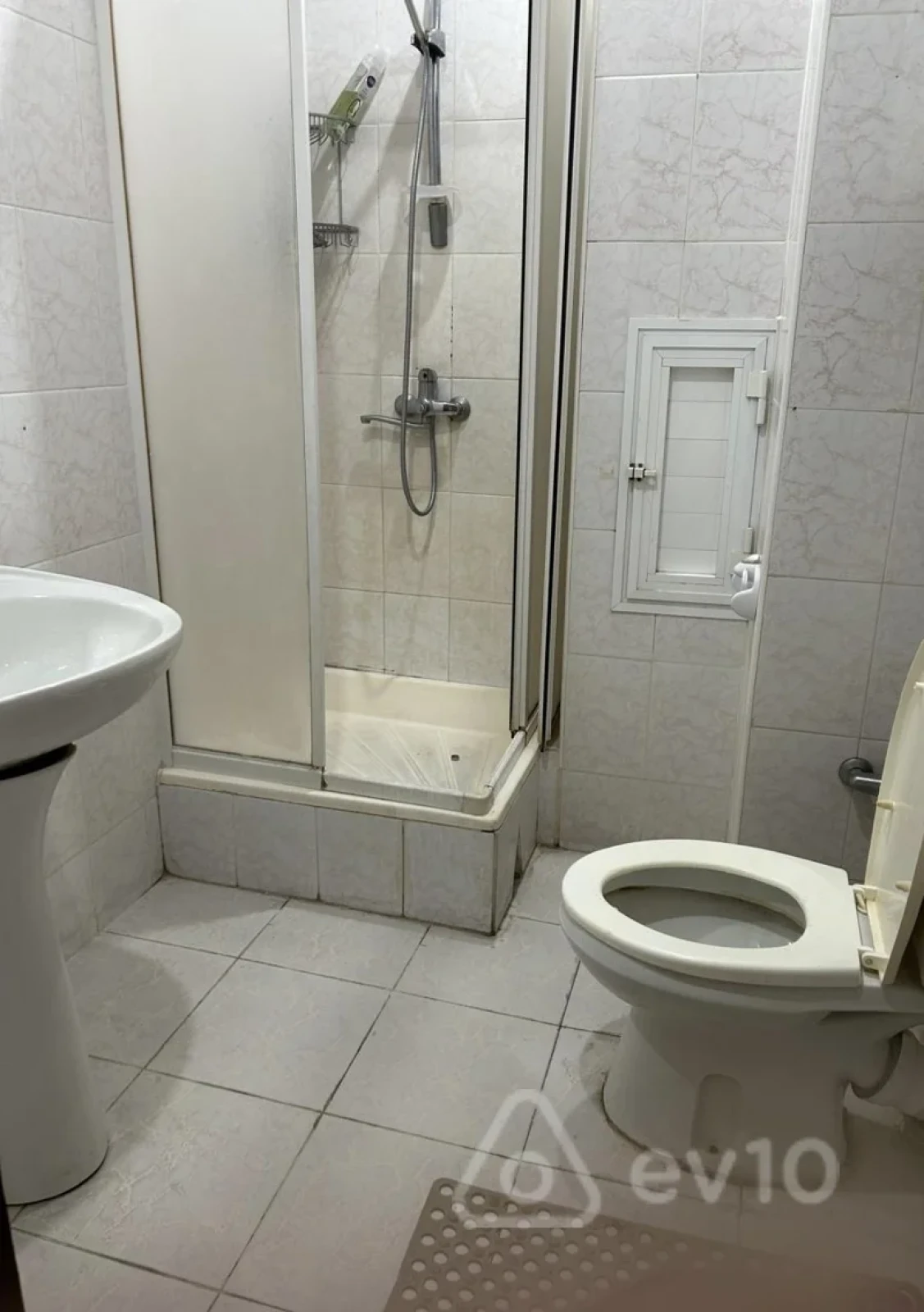 Kirayə verilir 2 otaqlı köhnə tikili 70 m²