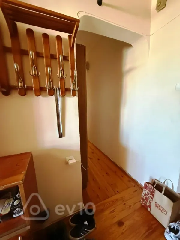 Satılır 2 otaqlı köhnə tikili 60 m²