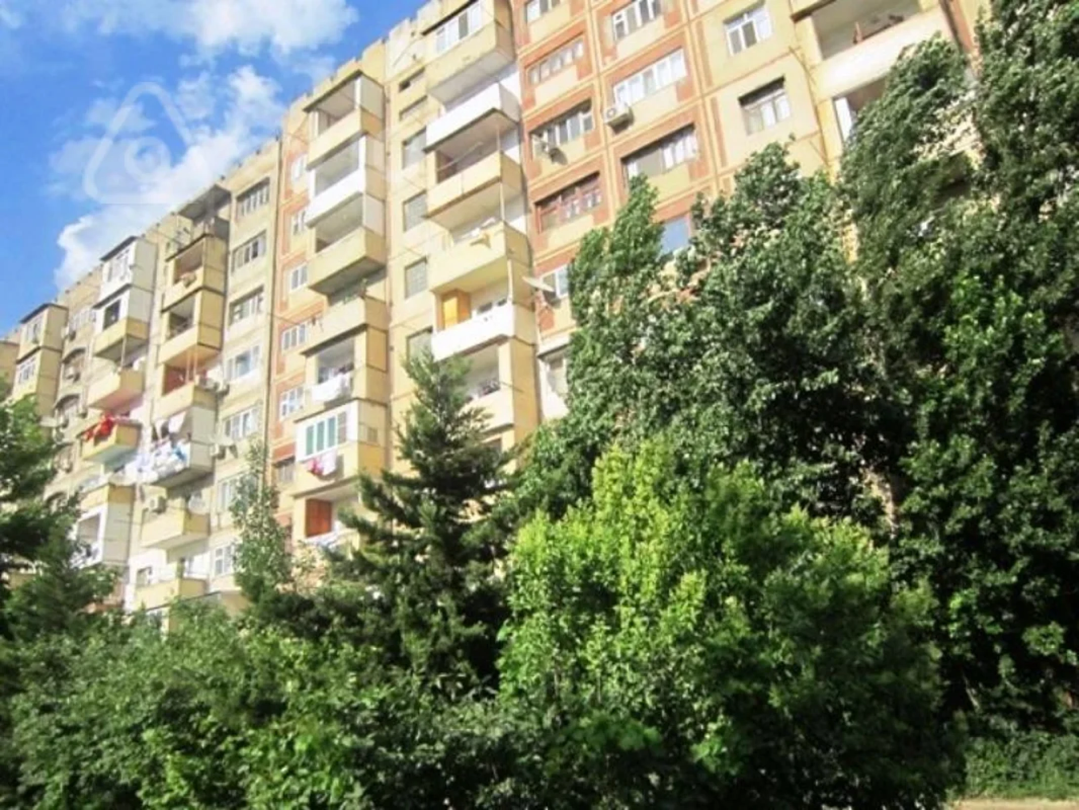 Satılır 2 otaqlı köhnə tikili 60 m²