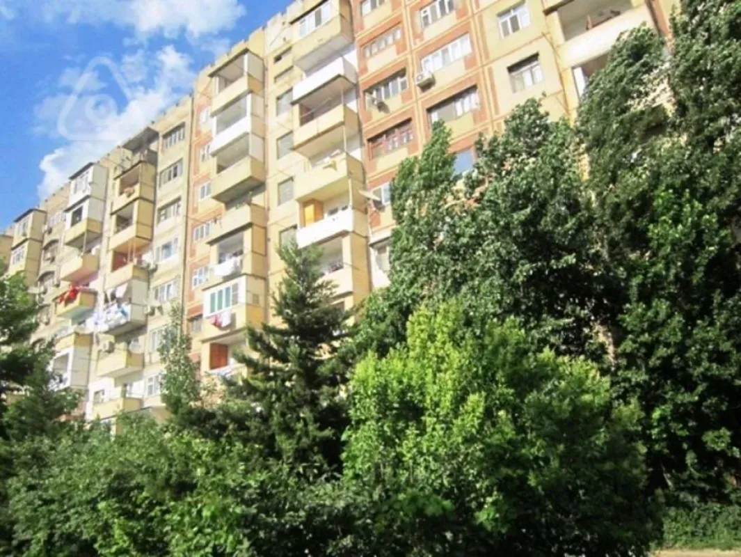 Satılır 2 otaqlı köhnə tikili 60 m²