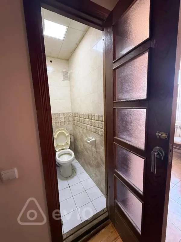 Satılır 2 otaqlı köhnə tikili 60 m²