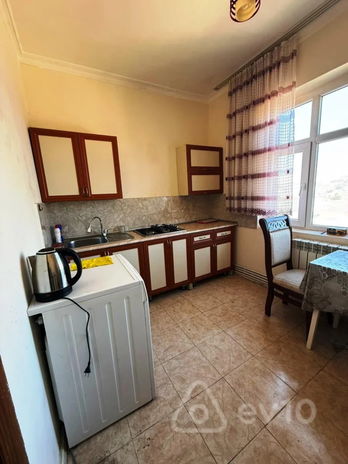 Satılır 2 otaqlı köhnə tikili 60 m²