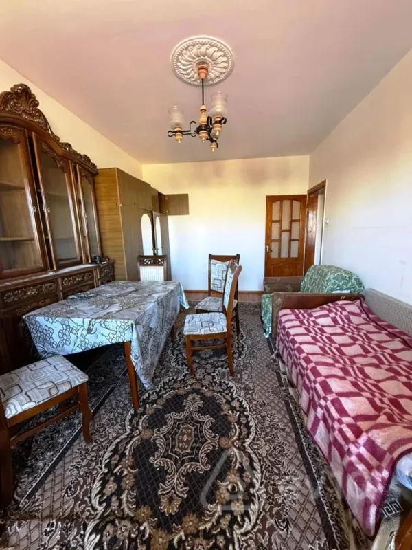 Satılır 2 otaqlı köhnə tikili 60 m²