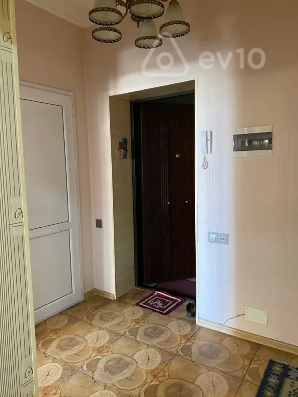 Kirayə verilir 2 otaqlı yeni tikili 50 m²