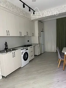 Kirayə verilir 2 otaqlı yeni tikili 80 m²