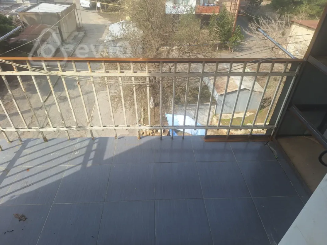 Kirayə verilir 2 otaqlı köhnə tikili 55 m²
