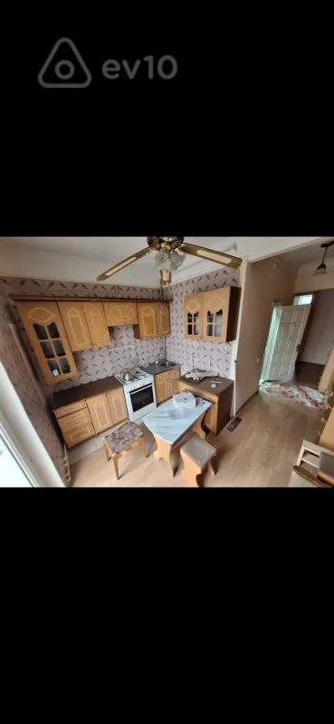 Kirayə verilir 2 otaqlı köhnə tikili 55 m²