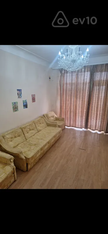 Kirayə verilir 2 otaqlı köhnə tikili 55 m²