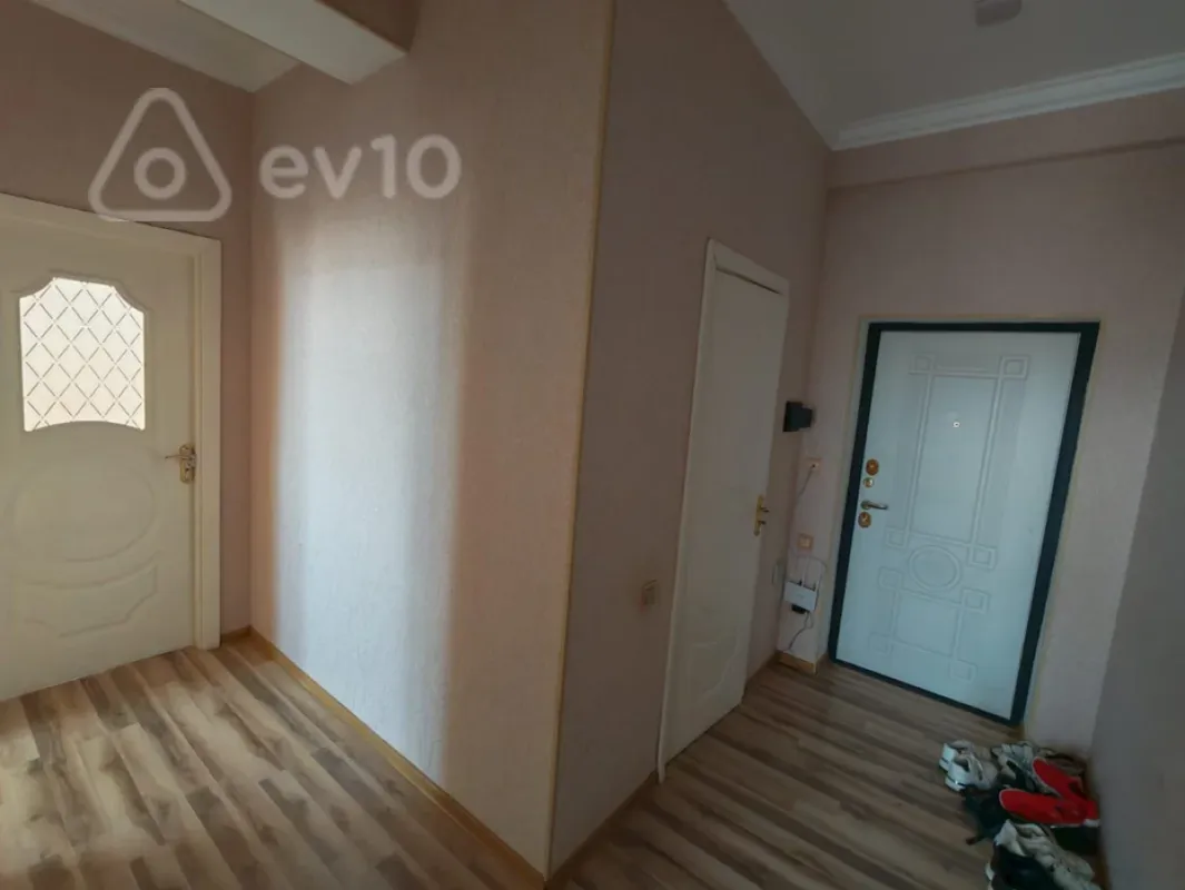 Kirayə verilir 3 otaqlı yeni tikili 75 m²