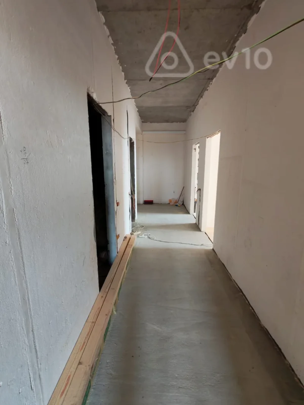 Satılır 3 otaqlı yeni tikili 112.7 m²