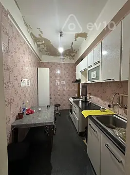 Kirayə verilir 2 otaqlı köhnə tikili 100 m²