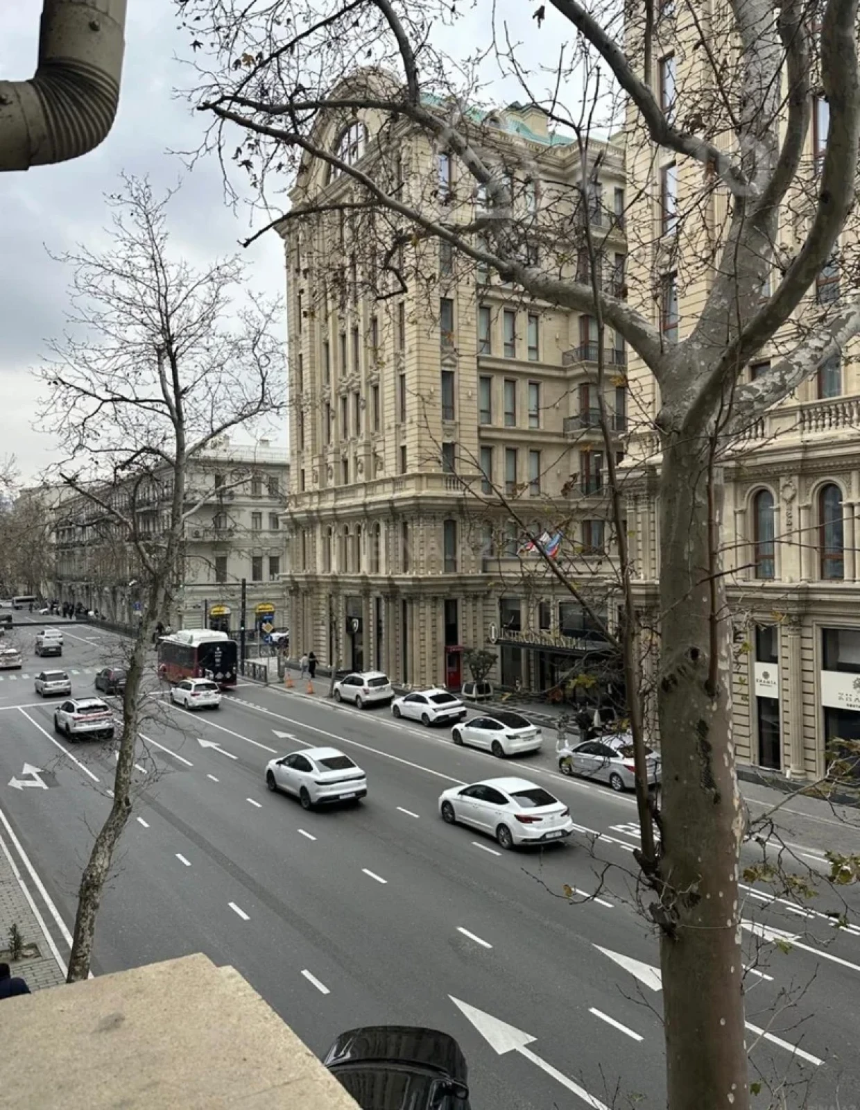 Kirayə verilir 2 otaqlı köhnə tikili 100 m²