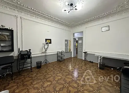 Kirayə verilir 2 otaqlı köhnə tikili 100 m²