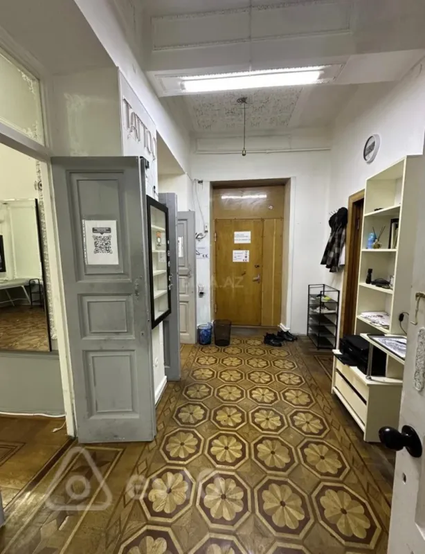 Kirayə verilir 2 otaqlı köhnə tikili 100 m²