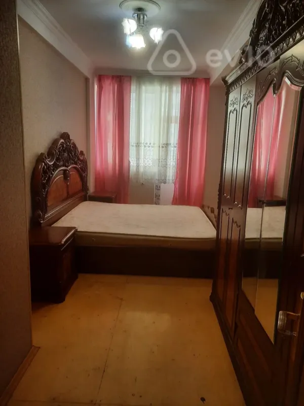 Kirayə verilir 2 otaqlı yeni tikili 75 m²