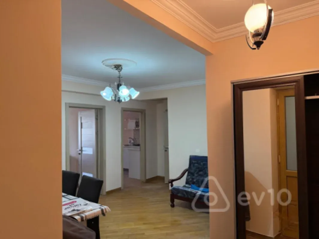 Kirayə verilir 2 otaqlı yeni tikili 65 m²