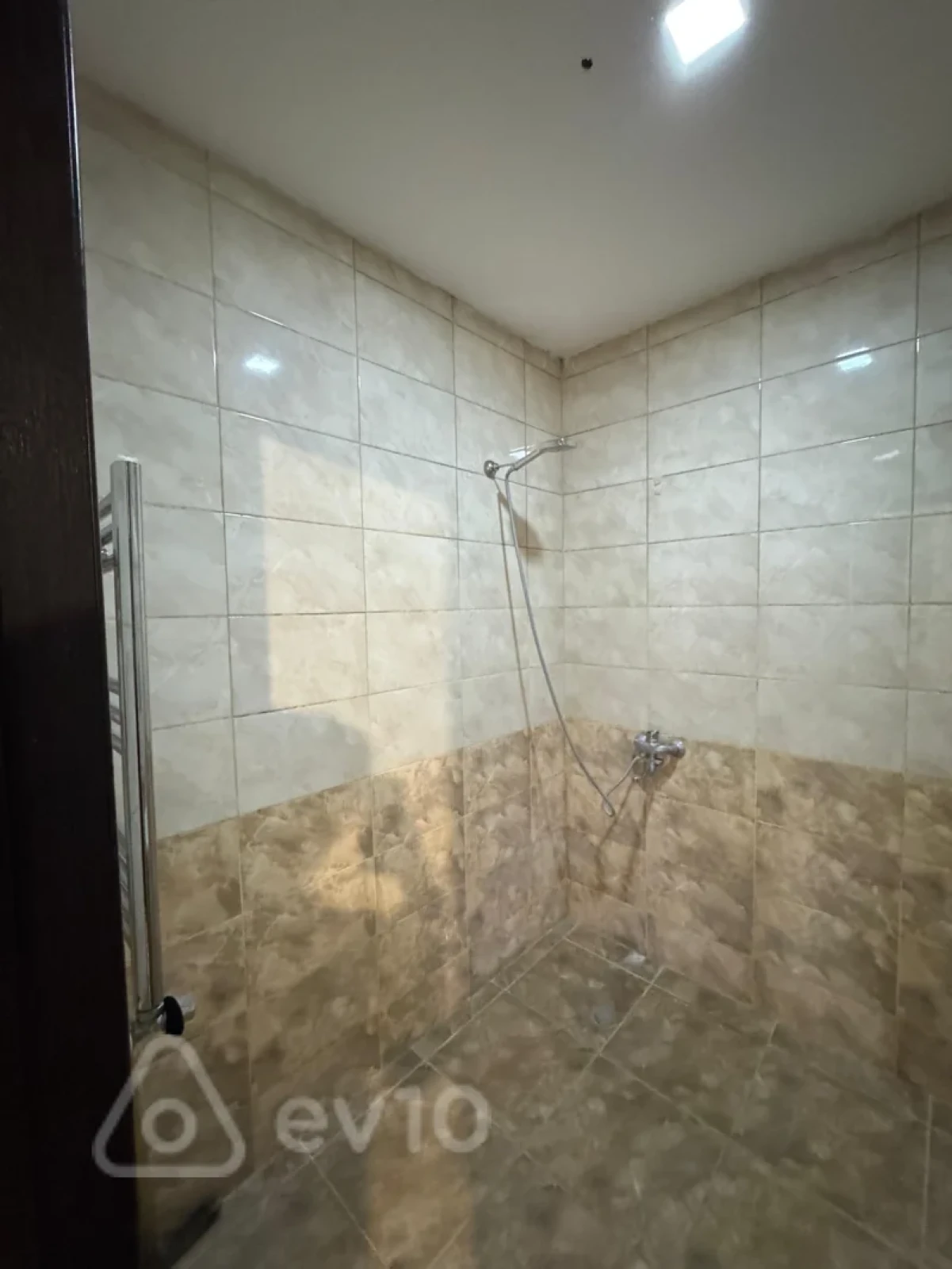 Kirayə verilir 2 otaqlı yeni tikili 120 m²