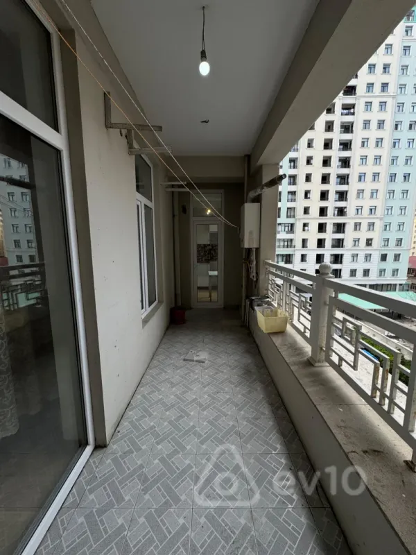 Kirayə verilir 2 otaqlı yeni tikili 120 m²