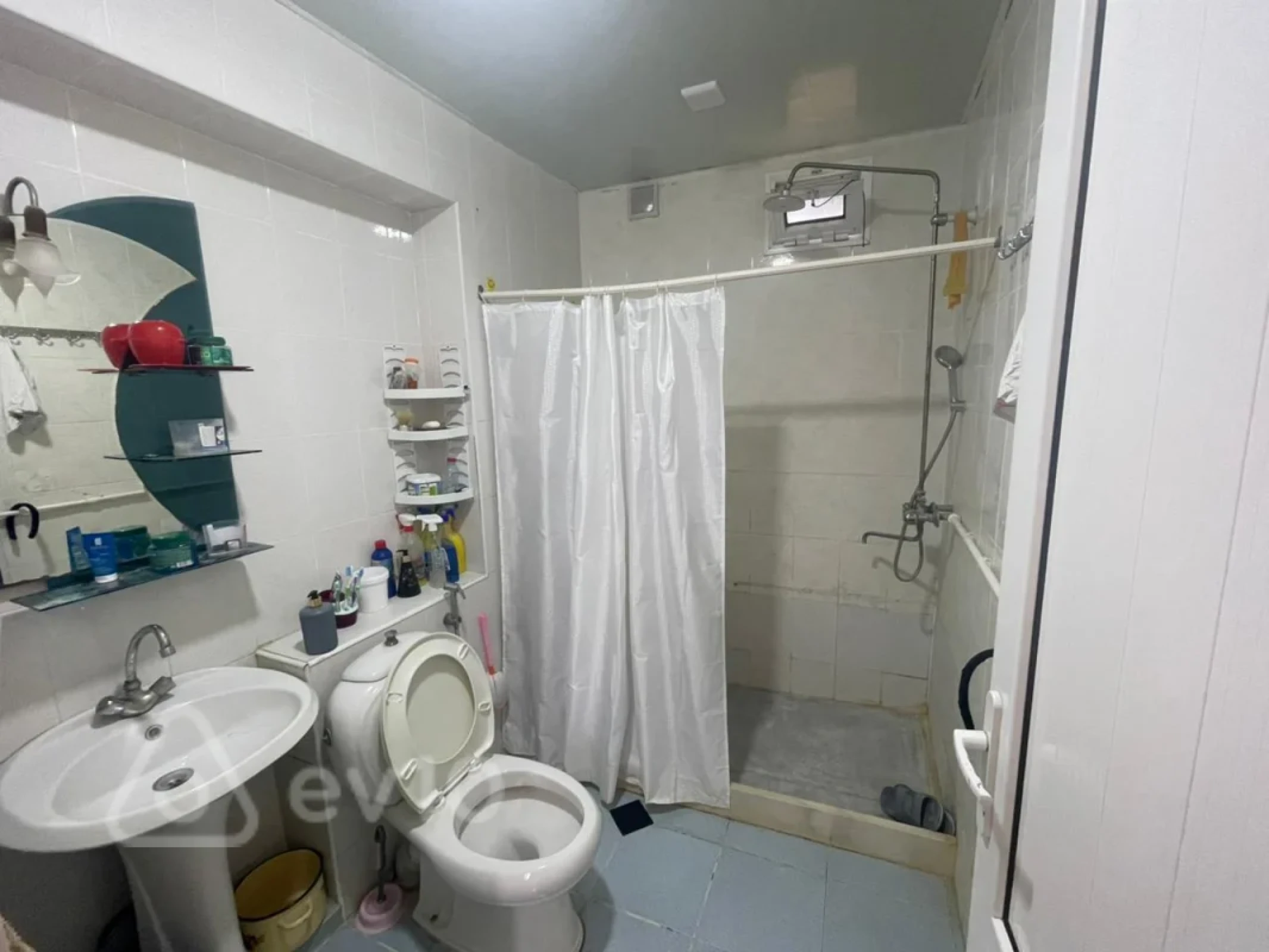 Satılır 3 otaqlı köhnə tikili 72 m²