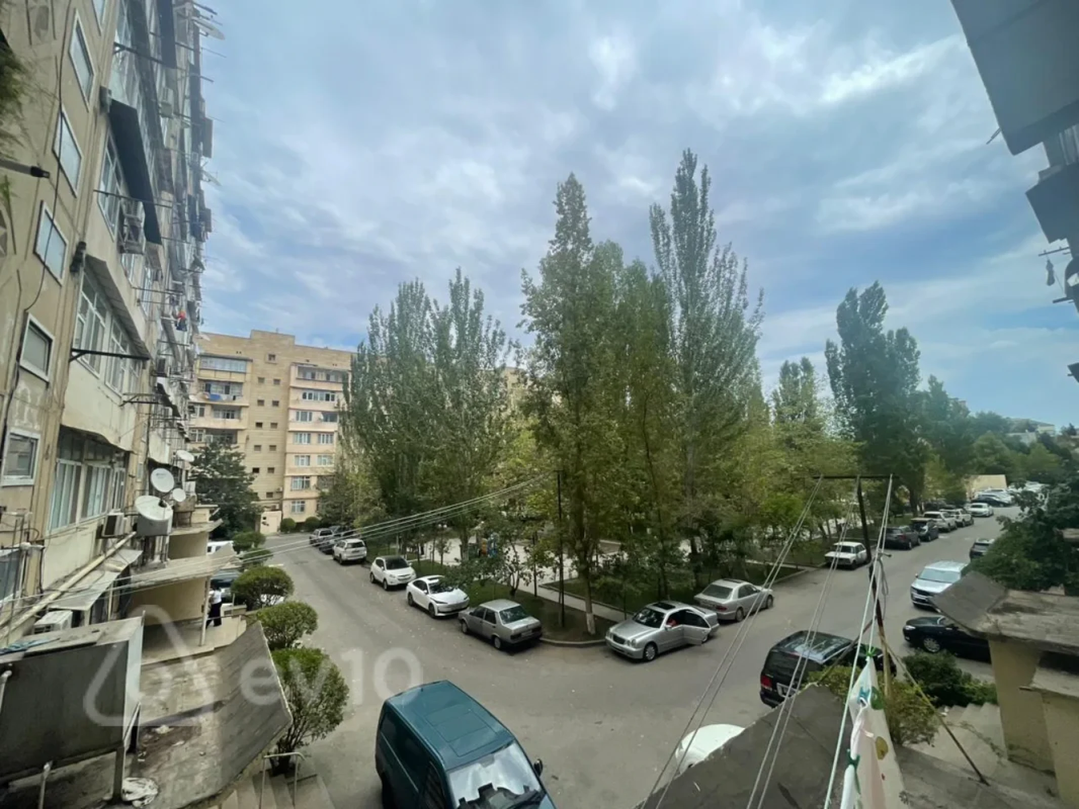 Satılır 3 otaqlı köhnə tikili 72 m²