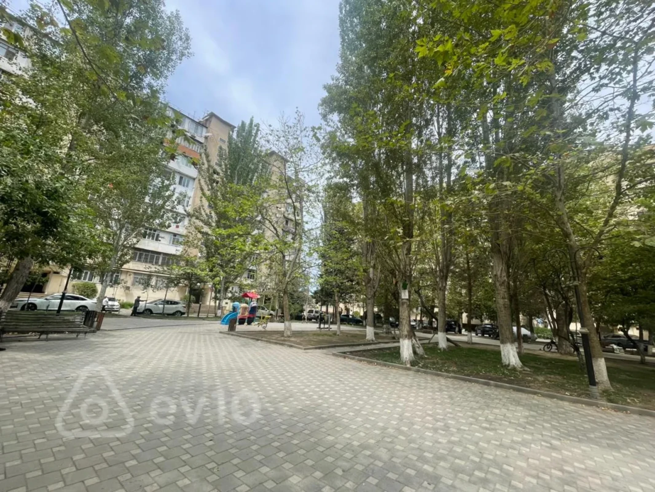 Satılır 3 otaqlı köhnə tikili 72 m²