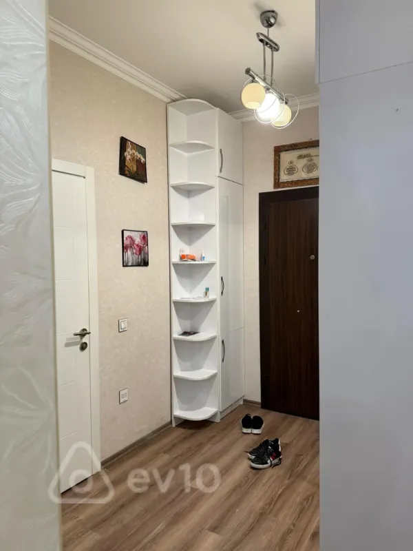 Kirayə verilir 2 otaqlı yeni tikili 55 m²