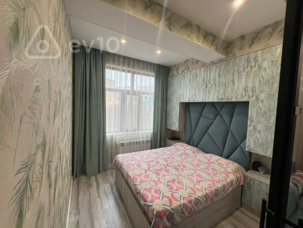 Satılır 3 otaqlı yeni tikili 60 m²