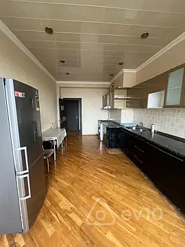 Kirayə verilir 3 otaqlı yeni tikili 132 m²