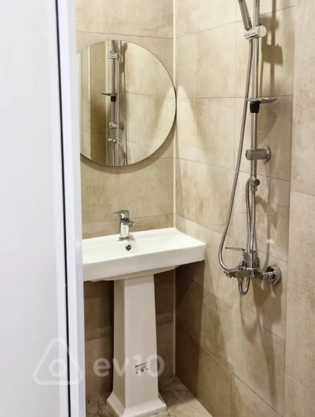 Kirayə verilir 2 otaqlı həyət evi 45 m²