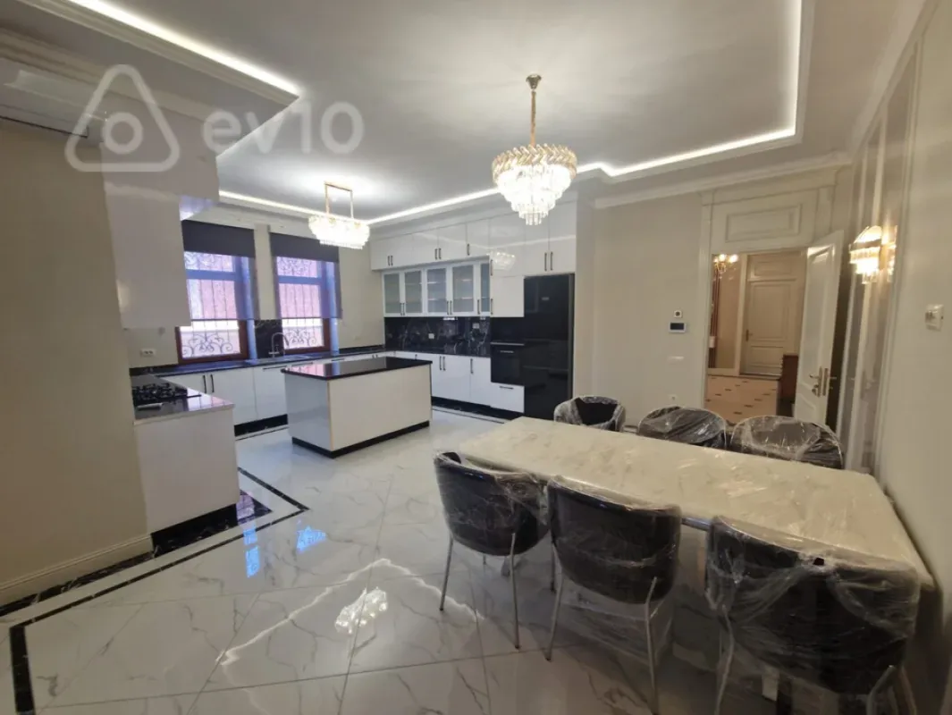 Kirayə verilir 6 otaqlı həyət evi 300 m²