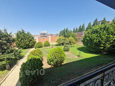 Kirayə verilir 6 otaqlı həyət evi 300 m²