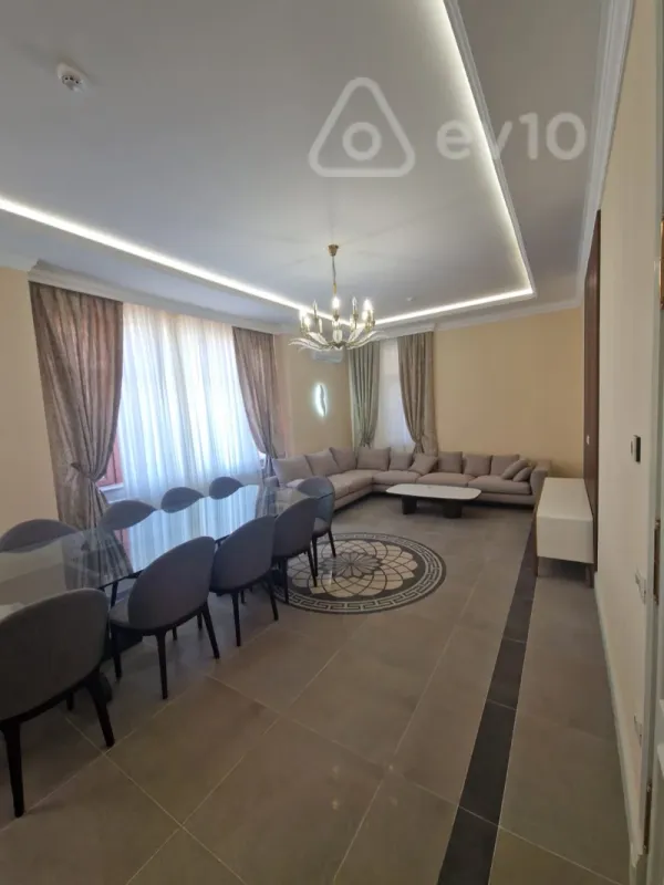Kirayə verilir 6 otaqlı həyət evi 300 m²