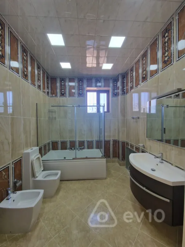 Kirayə verilir 6 otaqlı həyət evi 300 m²