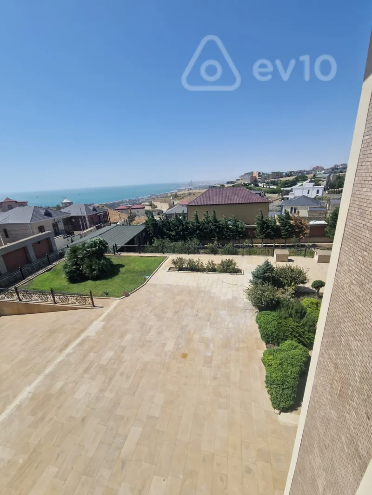 Kirayə verilir 6 otaqlı həyət evi 300 m²