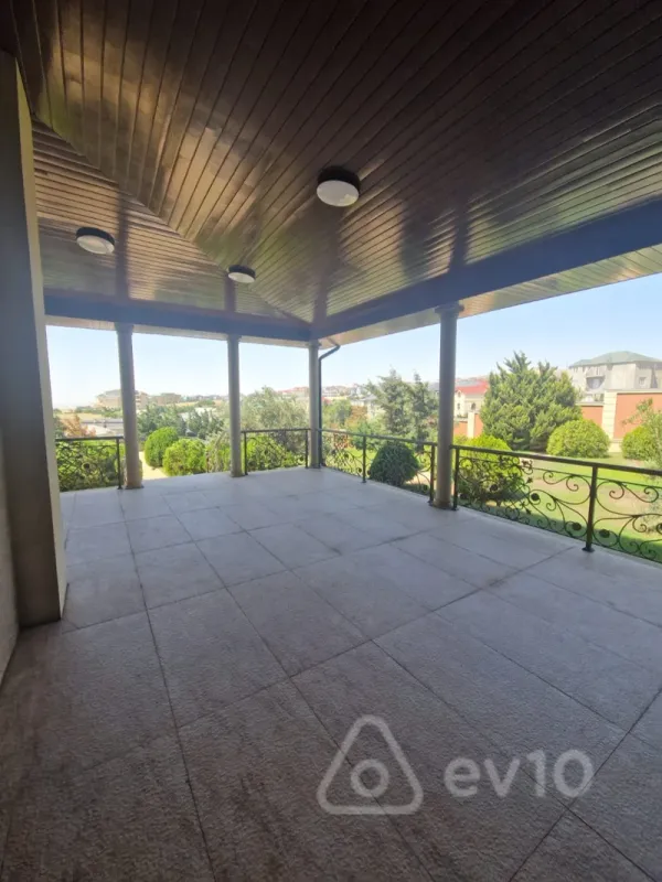 Kirayə verilir 6 otaqlı həyət evi 300 m²