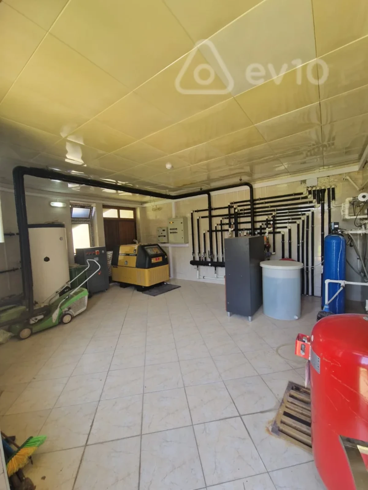 Kirayə verilir 6 otaqlı həyət evi 300 m²