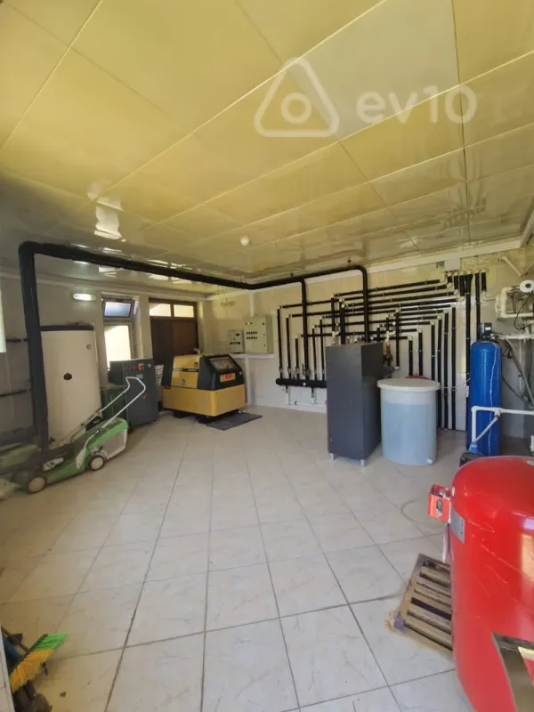 Kirayə verilir 6 otaqlı həyət evi 300 m²