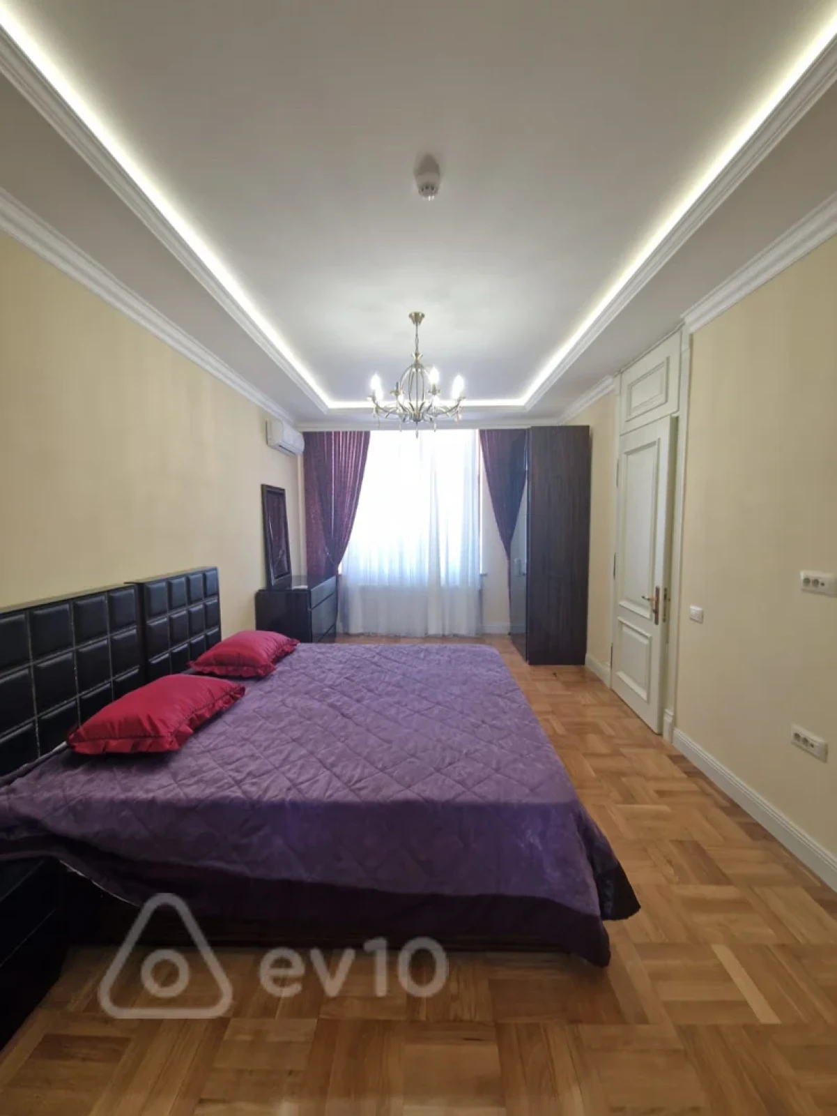 Kirayə verilir 6 otaqlı həyət evi 300 m²