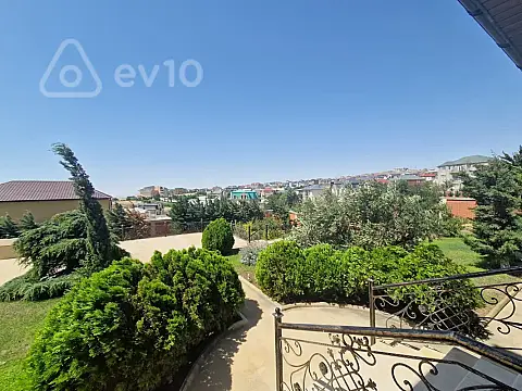 Kirayə verilir 6 otaqlı həyət evi 300 m²
