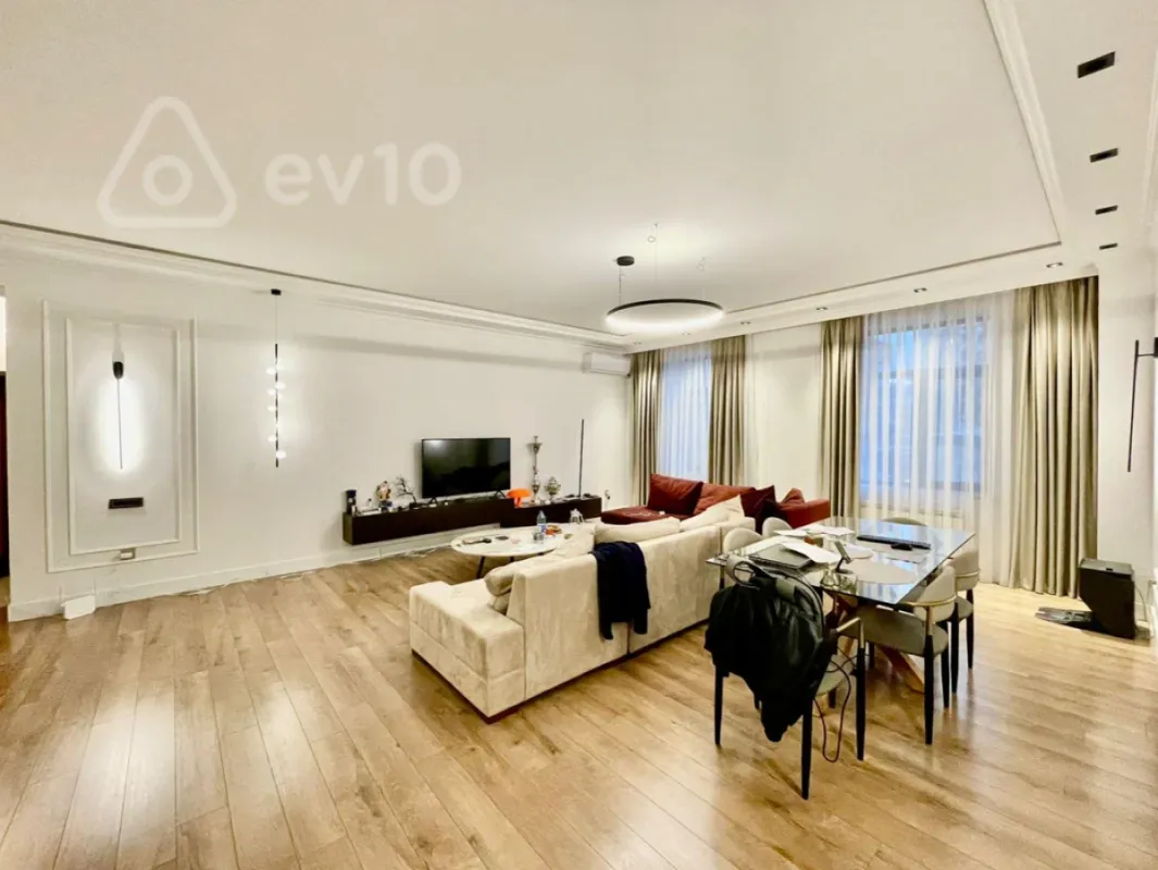 Kirayə verilir 3 otaqlı yeni tikili 120 m²